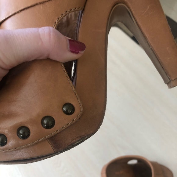 Matisse Melody Bootie in Camel - Picture 5 of 6